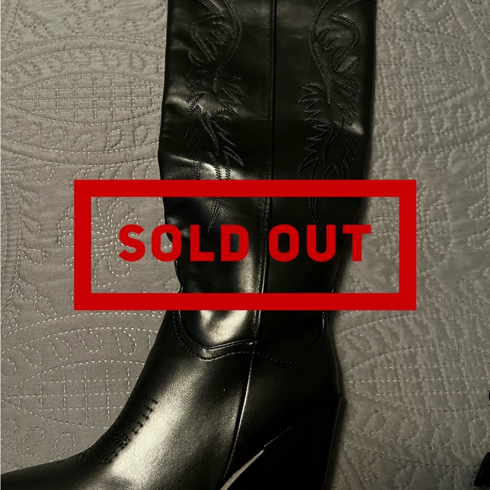 Black cat cowboy boots